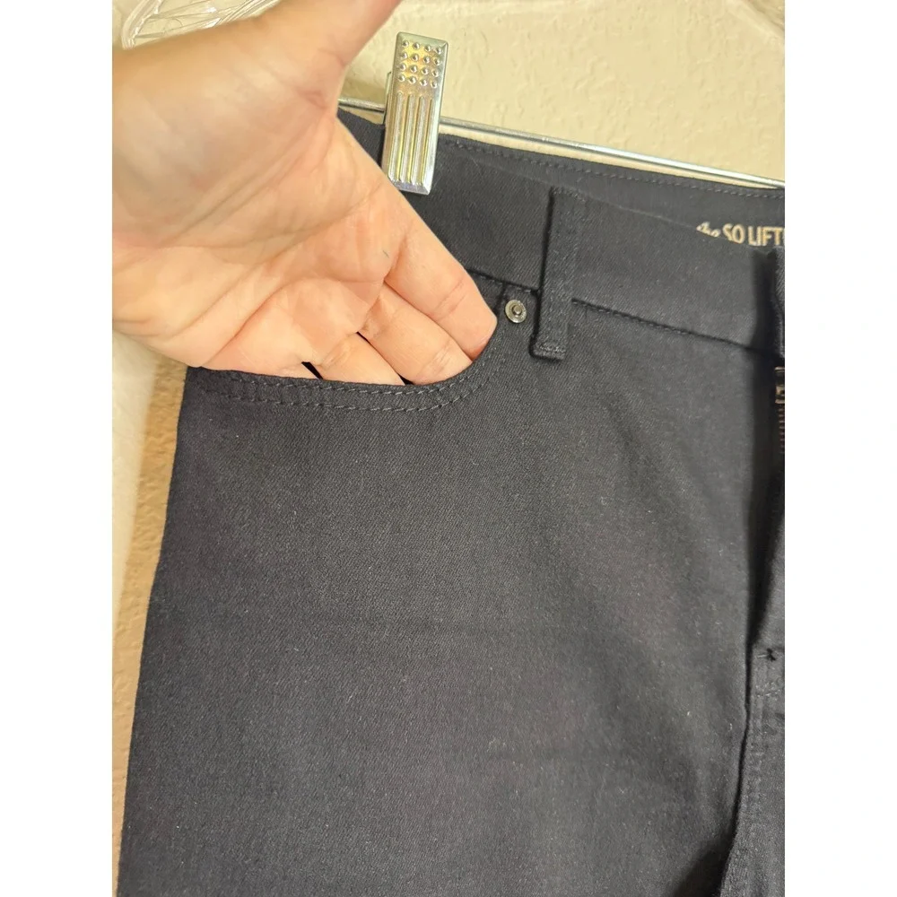 Chicos 0 US 4 Regular Straight Leg Pants Black SO Lifting Mid Rise Stretch Denim